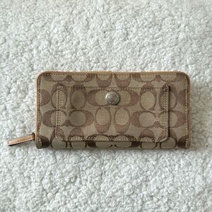 Coach wallet